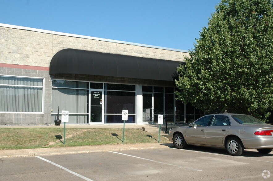 More Photos Of 3010 Lakeland Cv, Flowood Loft Creative Space For Lease