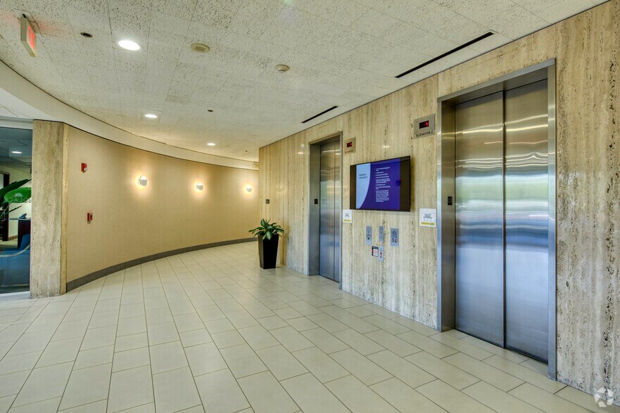 5100 W Kennedy Blvd, Tampa, FL 33609 Office