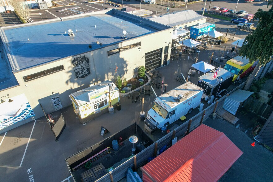 More Photos Of 775 N Front St, Coos Bay Bar For Sale