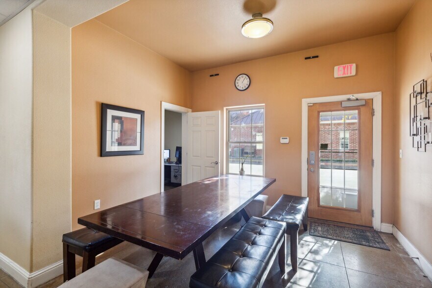 More Photos Of 3202 N Shiloh Rd, Garland Office For Sale