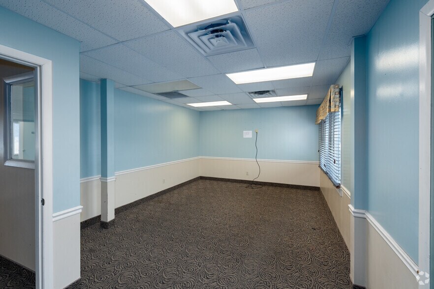 More Photos Of 2828 E State Blvd, Fort Wayne Medical For Sale