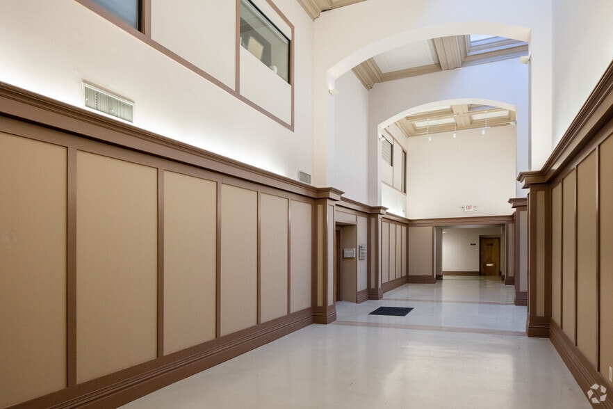 More Photos Of 15 Engle St, Englewood Office For Lease