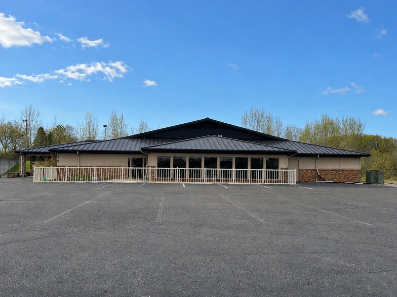 Primary Photo Of 310 W Wendell Jacob Ave, Angola Freestanding For Lease