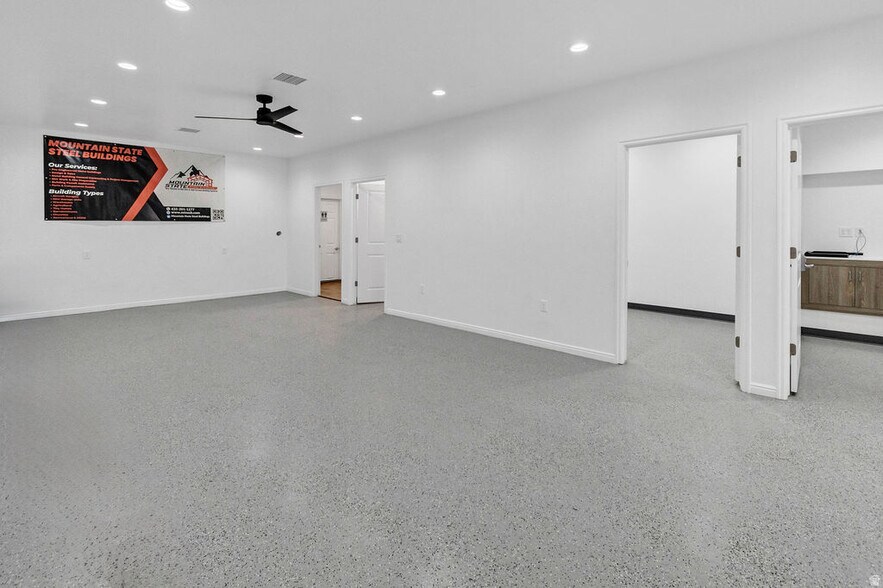 More Photos Of 46 S Center St, Elsinore Industrial For Sale