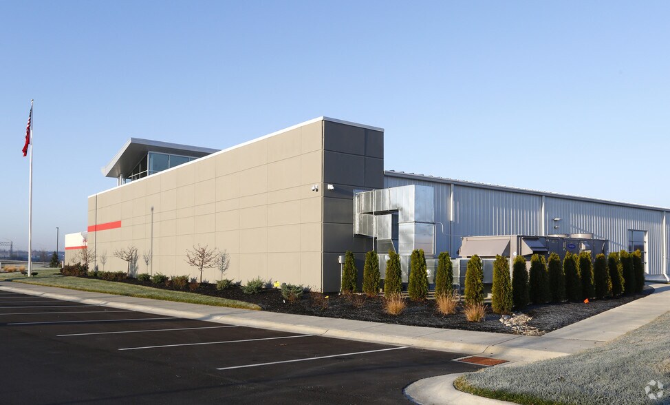 More Photos Of 700 Dolwick Rd, Erlanger Health Club For Lease