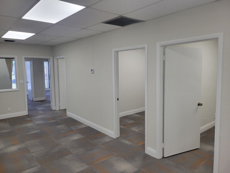 More Photos Of 4624 Hollywood Blvd, Hollywood Coworking Space