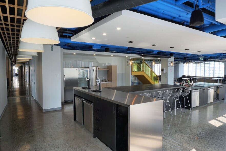 More Photos Of 480 University Ave, Toronto Office For Lease