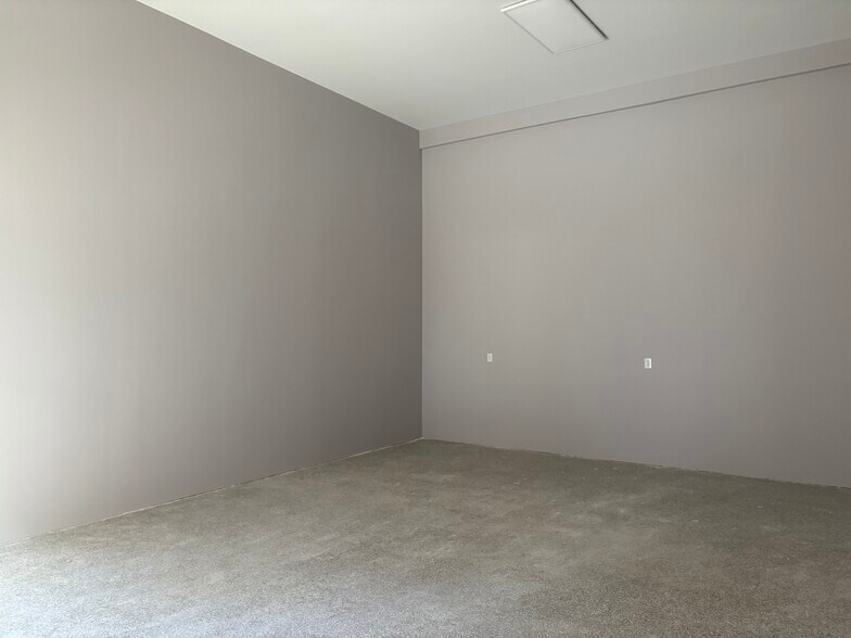 More Photos Of 30620 & 30627 Coastal Hwy, Lewes Light Distribution For Lease