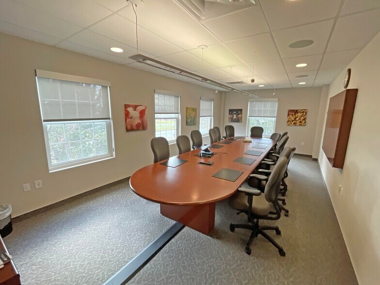 More Photos Of 405 Riverview Dr, Chatham Office For Sale