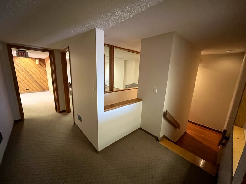 More Photos Of 524 N Main St, South Hutchinson Bank For Sale