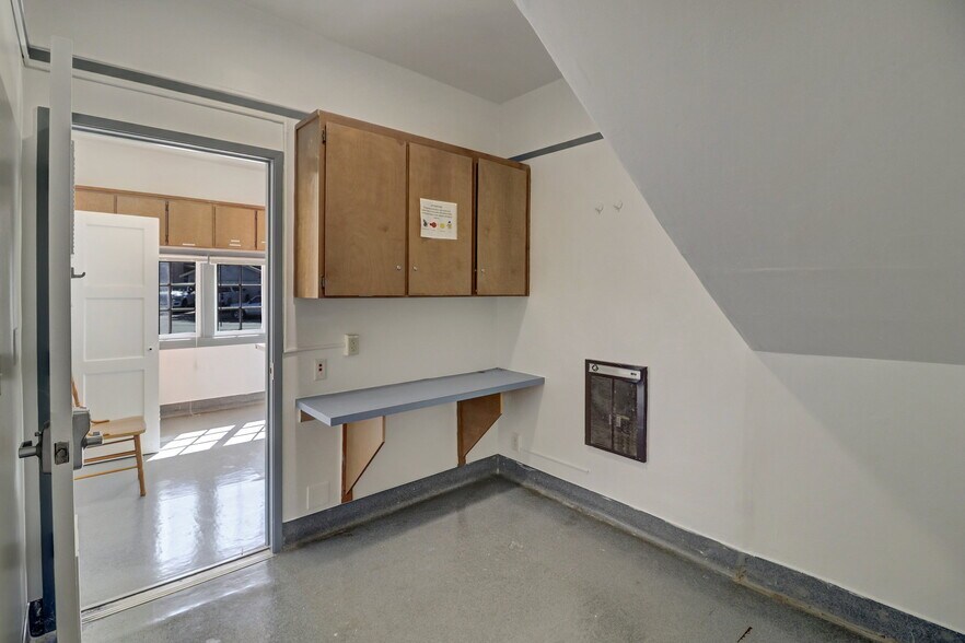 More Photos Of 2600 Macdonald Ave, Richmond Office Residential For Sale