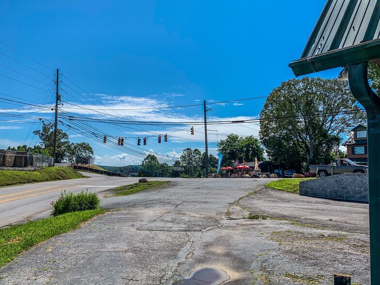 More Photos Of 3900 E First St, Blue Ridge Office Residential For Lease