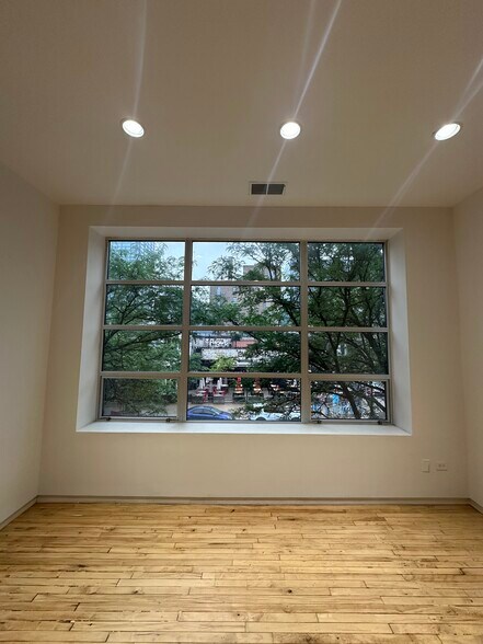 More Photos Of 835 W Washington Blvd, Chicago Unknown For Lease