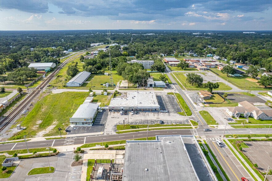 More Photos Of 402-408 E Baker St, Plant City General Retail For Sale