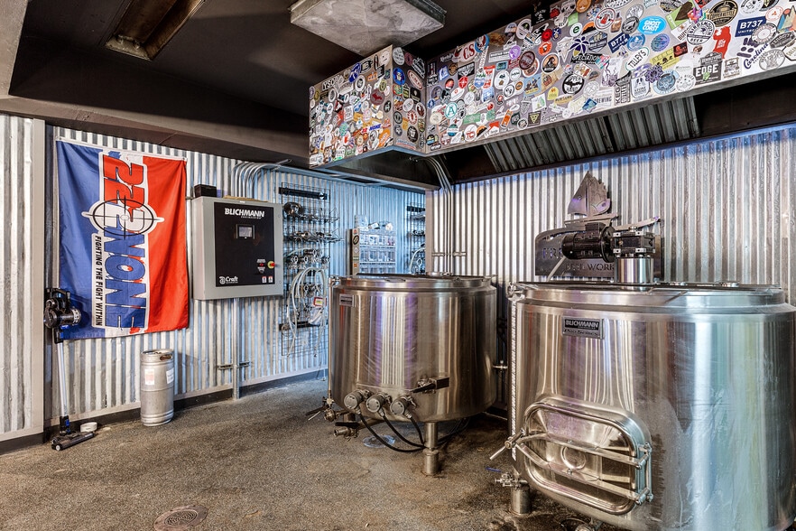 More Photos Of 120 S Park St, Traverse City Restaurant For Sale