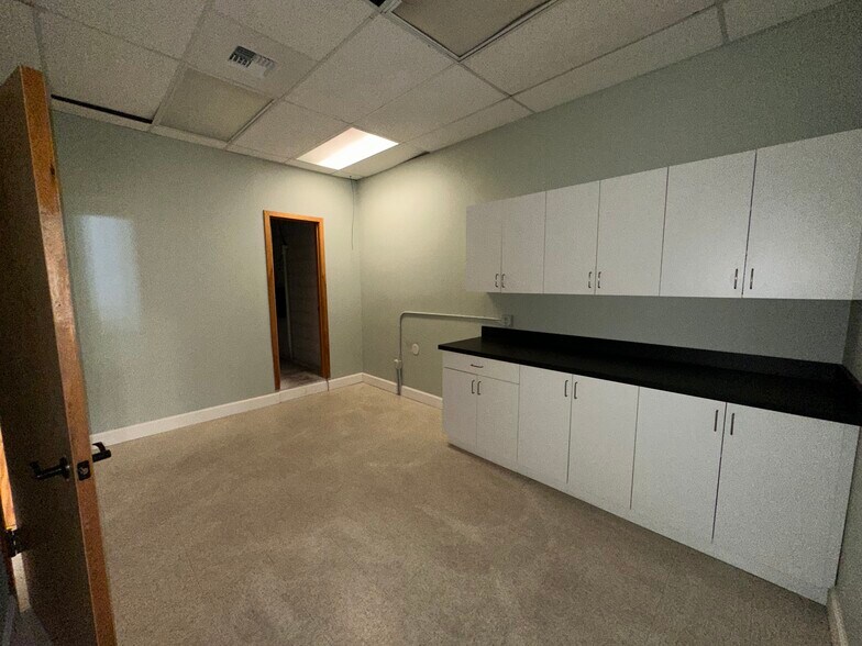More Photos Of 725-759 NE Greenwood Ave, Bend Freestanding For Lease