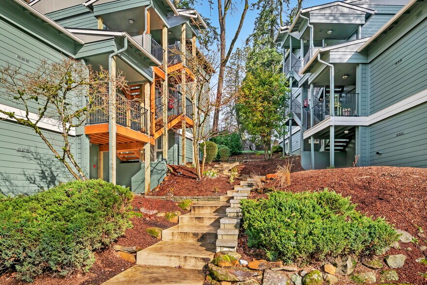 Primary Photo Of 4082 Commercial St SE, Salem Apartments For Sale