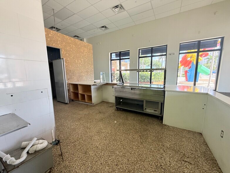 More Photos Of 101 S Federal Hwy, Boynton Beach Apartments For Lease