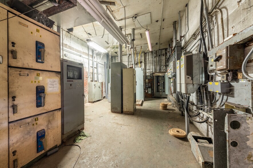 More Photos Of 164 Eyster Rd, Halltown Manufacturing For Sale