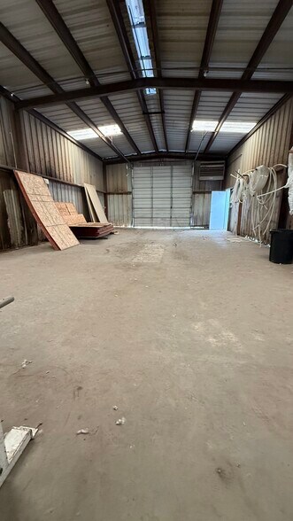 More Photos Of 710 Industrial Rd, Bristow Warehouse For Sale