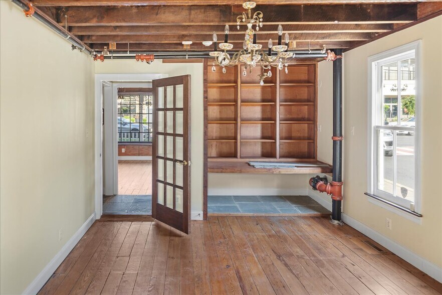 More Photos Of 159 N Sycamore St, Newtown Office For Lease