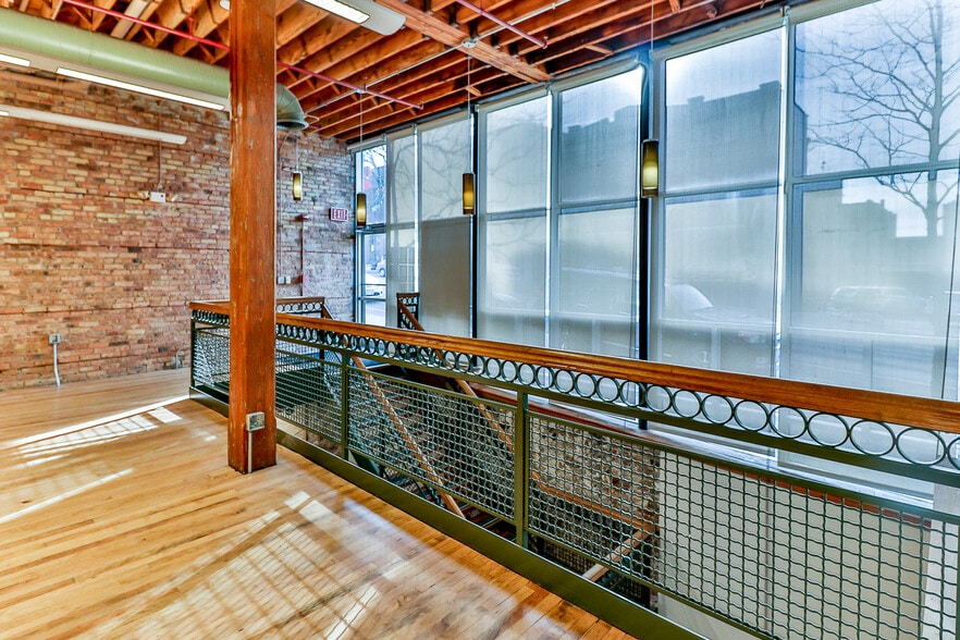 More Photos Of 168 E Highland Ave, Elgin Office For Lease