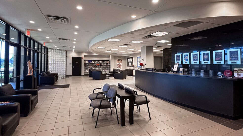 More Photos Of 558 S Central Expy, Richardson Office For Sale