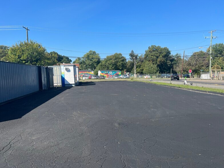 More Photos Of 3415-3501 Windom Rd, Brentwood Warehouse For Lease