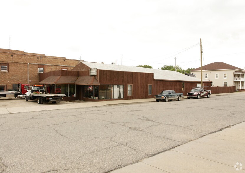 More Photos Of 303 E Grand River Ave, Howell Auto Repair For Sale