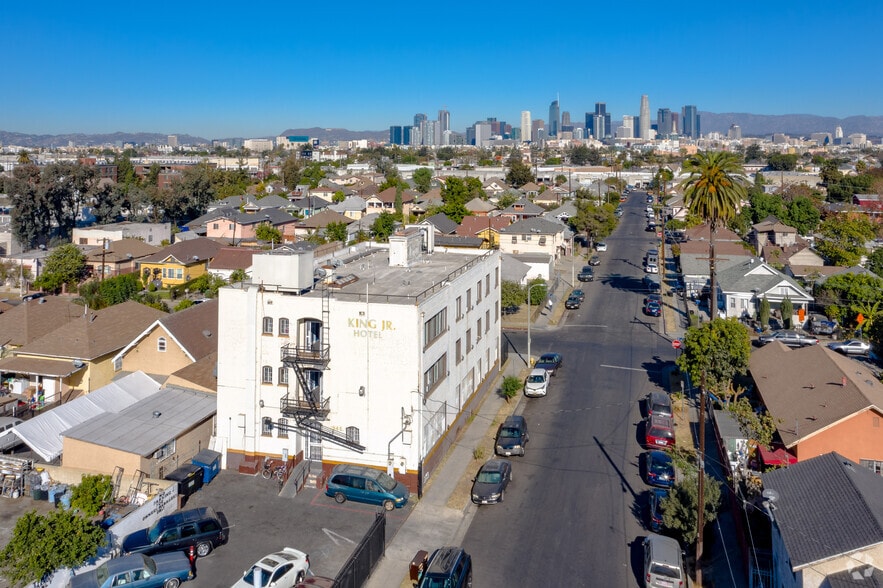 More Photos Of 1194 E 35th St, Los Angeles Hotel For Sale