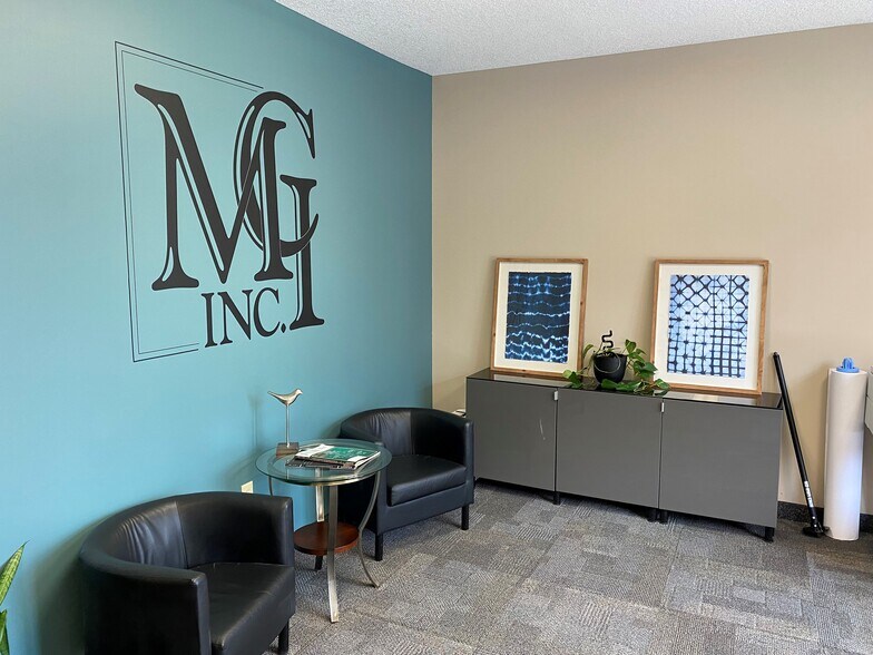 More Photos Of 11149-11157 N Zealand Ave, Champlin Office For Lease