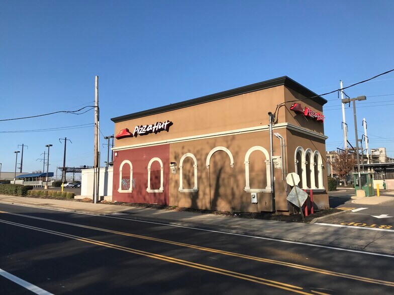 More Photos Of 2900-2920 N Broad St, Philadelphia Unknown For Lease