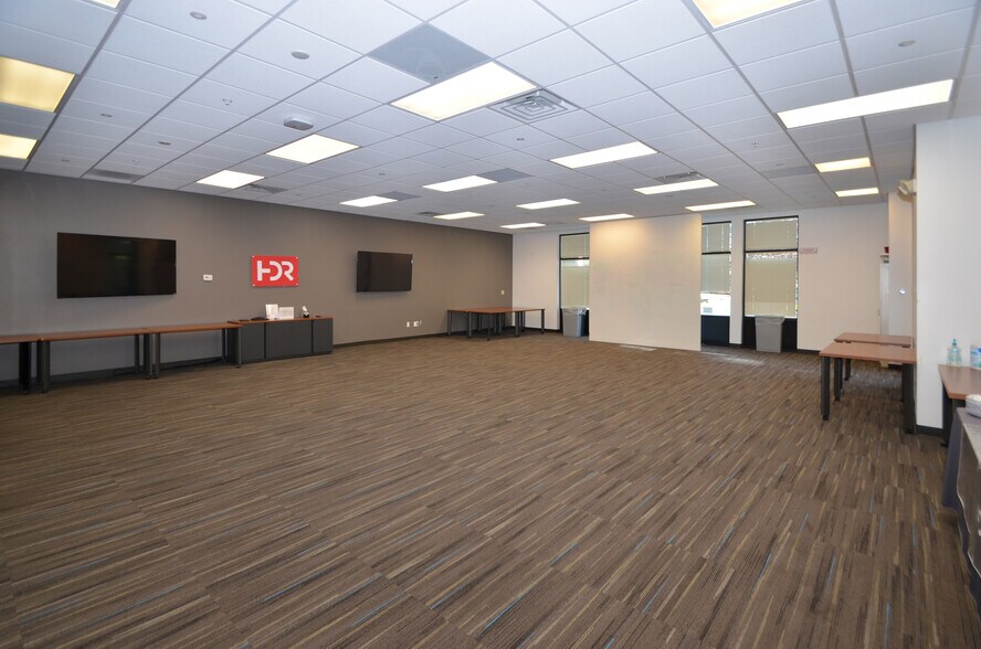 More Photos Of 970 S 29th St W, Billings Office For Sale