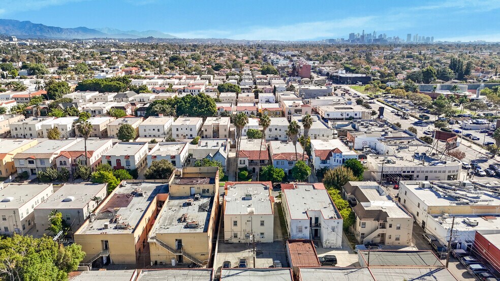 More Photos Of 325 N Stanley, Los Angeles Apartments For Sale