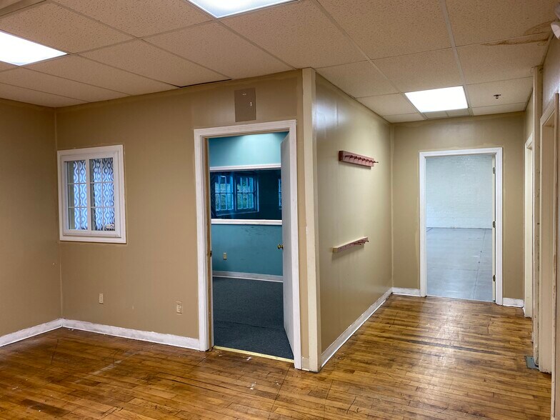 More Photos Of 90 S Park St, Willimantic Warehouse For Lease