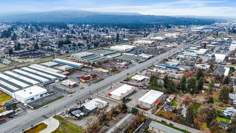More Photos Of 11211 E Sprague Ave, Spokane Valley Storefront For Sale