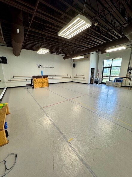 More Photos Of 2758 Rasmussen Rd, Park City General Retail For Lease