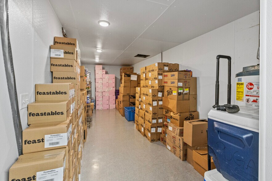 More Photos Of 712 River Rd, Washington Restaurant For Lease