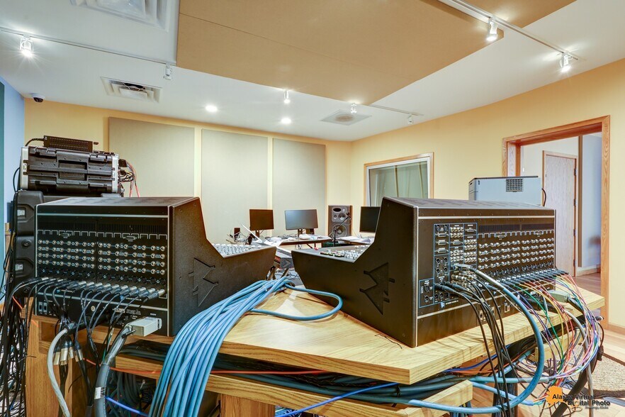 More Photos Of 1075 S Inner Springer Loop, Palmer Industrial For Sale