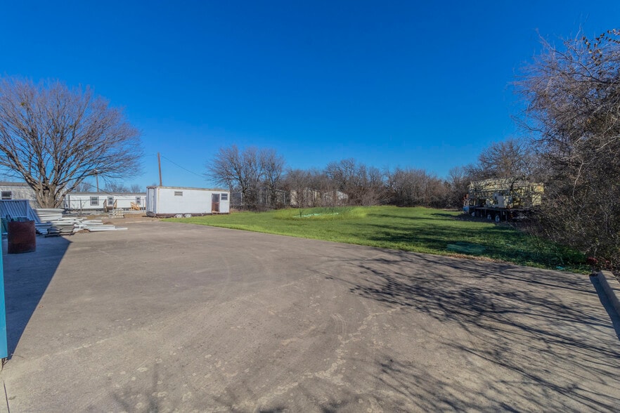 More Photos Of 9840 Jacksboro Hwy, Fort Worth Warehouse For Sale