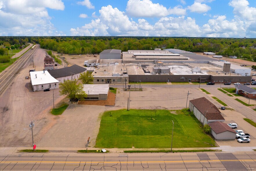 More Photos Of 1431 N 2nd St, Wisconsin Rapids Office For Sale