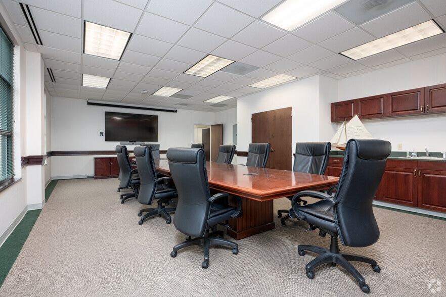 More Photos Of 204 Muirs Chapel Rd, Greensboro Office For Lease