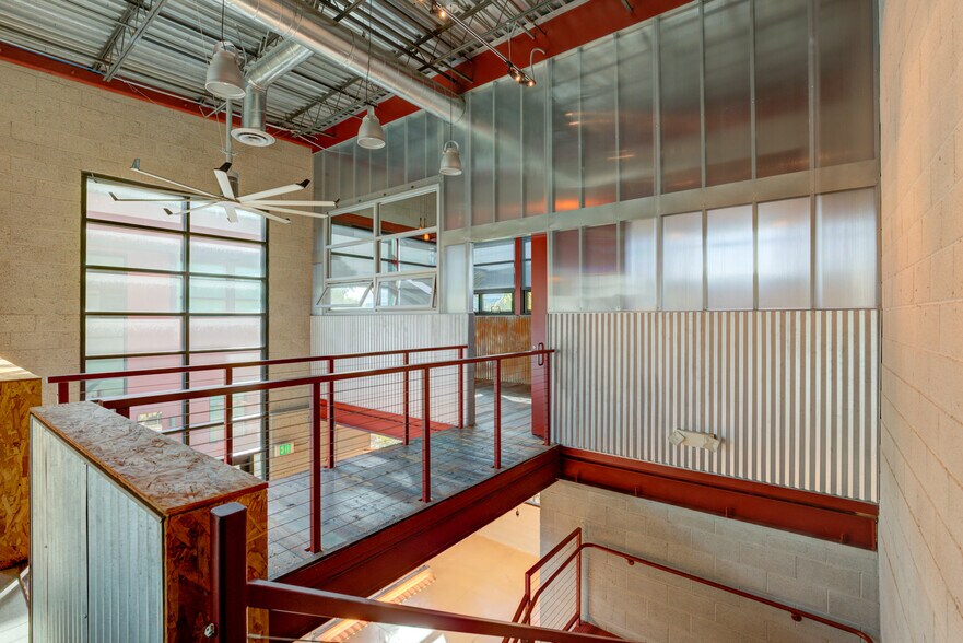 More Photos Of 130 Lomita St, El Segundo Research And Development For Lease