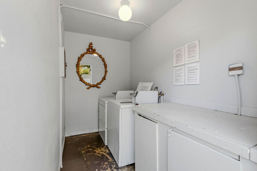 More Photos Of 9208 N Connechusett Rd, Tampa Apartments For Sale