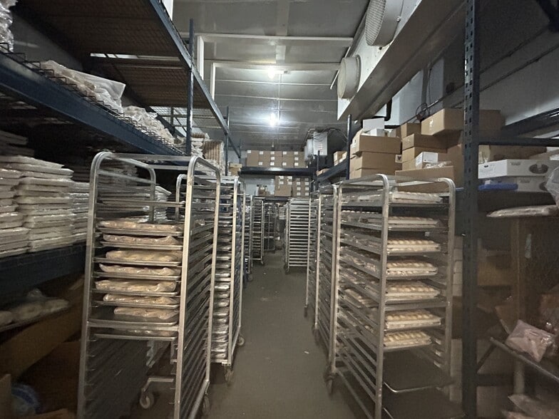 More Photos Of 748 Donald Lee Hollowell Pky, Atlanta Food Processing For Lease