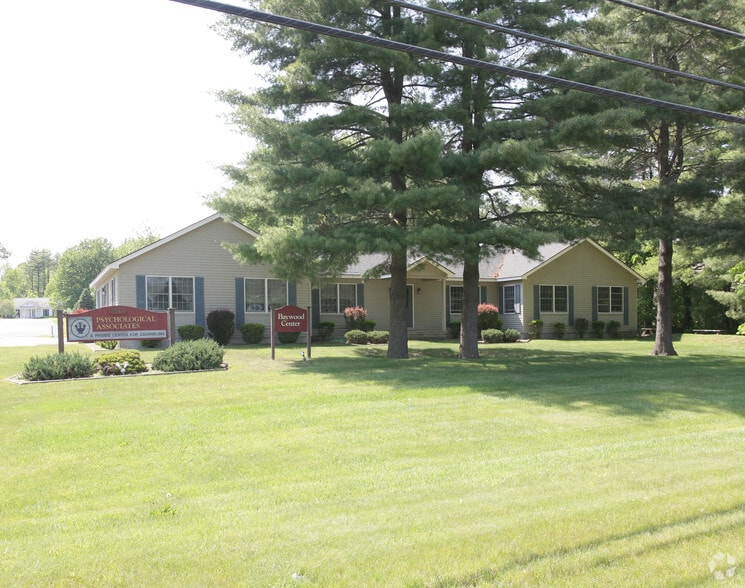 More Photos Of 551 Bay Rd, Queensbury Medical For Sale