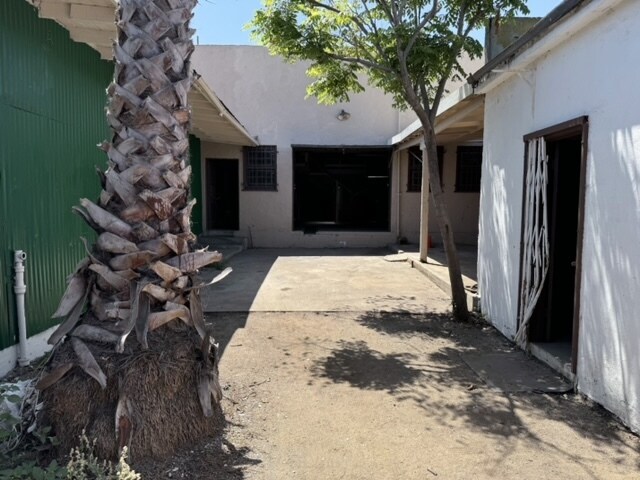 More Photos Of 1117 E Redondo Blvd, Inglewood General Retail For Sale