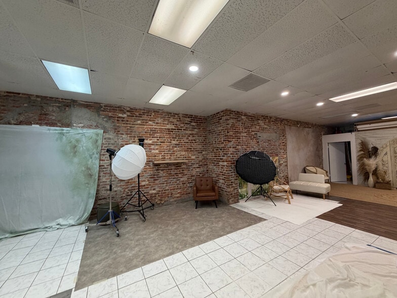 More Photos Of 157 E 8th St, Jacksonville General Retail For Sale