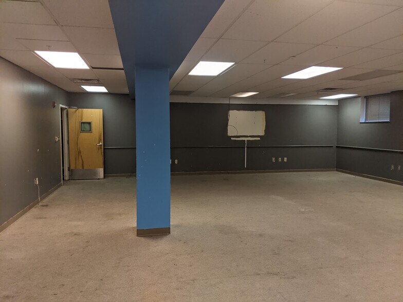 More Photos Of 184 Salem Ave, Dayton Office Residential For Lease