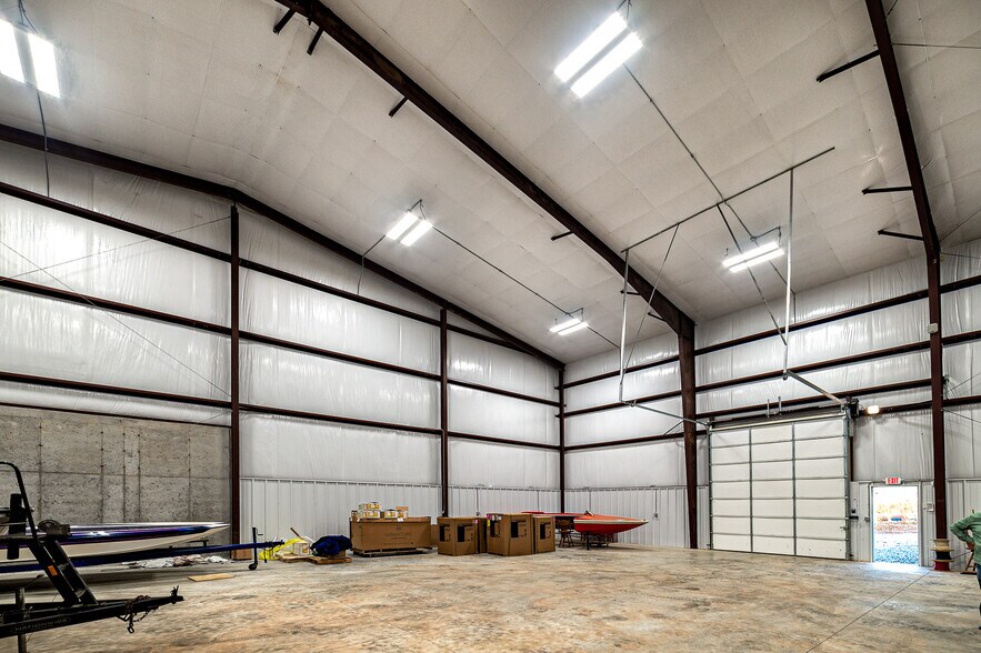 More Photos Of 881 Barnetts Bridge Rd, Jackson Light Distribution For Sale